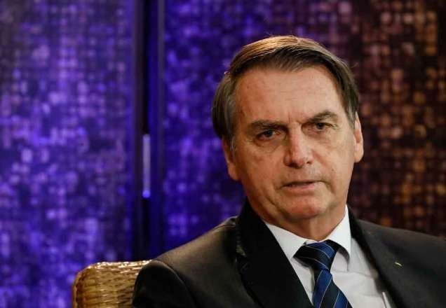 Imagem da noticia Bolsonaro defende desoneração e diz que área de saúde não foi incluída "devido à troca de gestão"