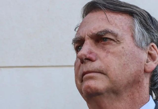 Imagem da noticia Bolsonaro "passou bem a noite" e realiza novos exames, diz advogado; ex-presidente segue internado