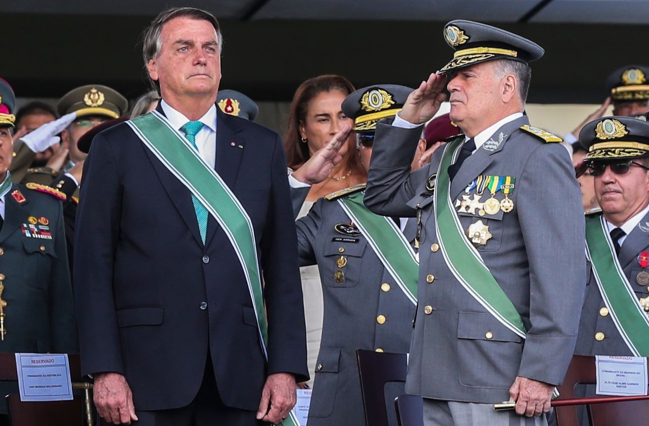 Imagem da noticia STM autoriza entrega de documentos militares a Bolsonaro em ação de perda de patente
