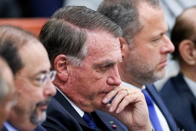 Imagem da noticia STF publica decisão que tornou Bolsonaro réu e mais sete por golpe de Estado