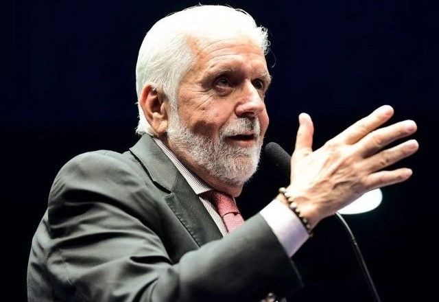 Imagem da noticia Assista ao vivo: Jaques Wagner fala ao Perspectivas sobre CPI das bets e mudanças na Lei da Ficha Limpa