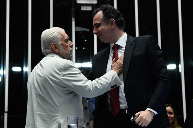 Imagem da noticia Senado aprova limitação do aumento do salário mínimo e novas regras do BPC