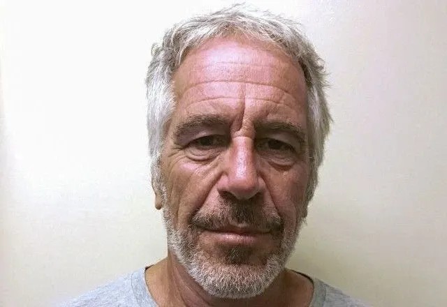 Imagem da noticia Departamento de Justiça dos EUA divulga nova remessa de arquivos do caso Epstein