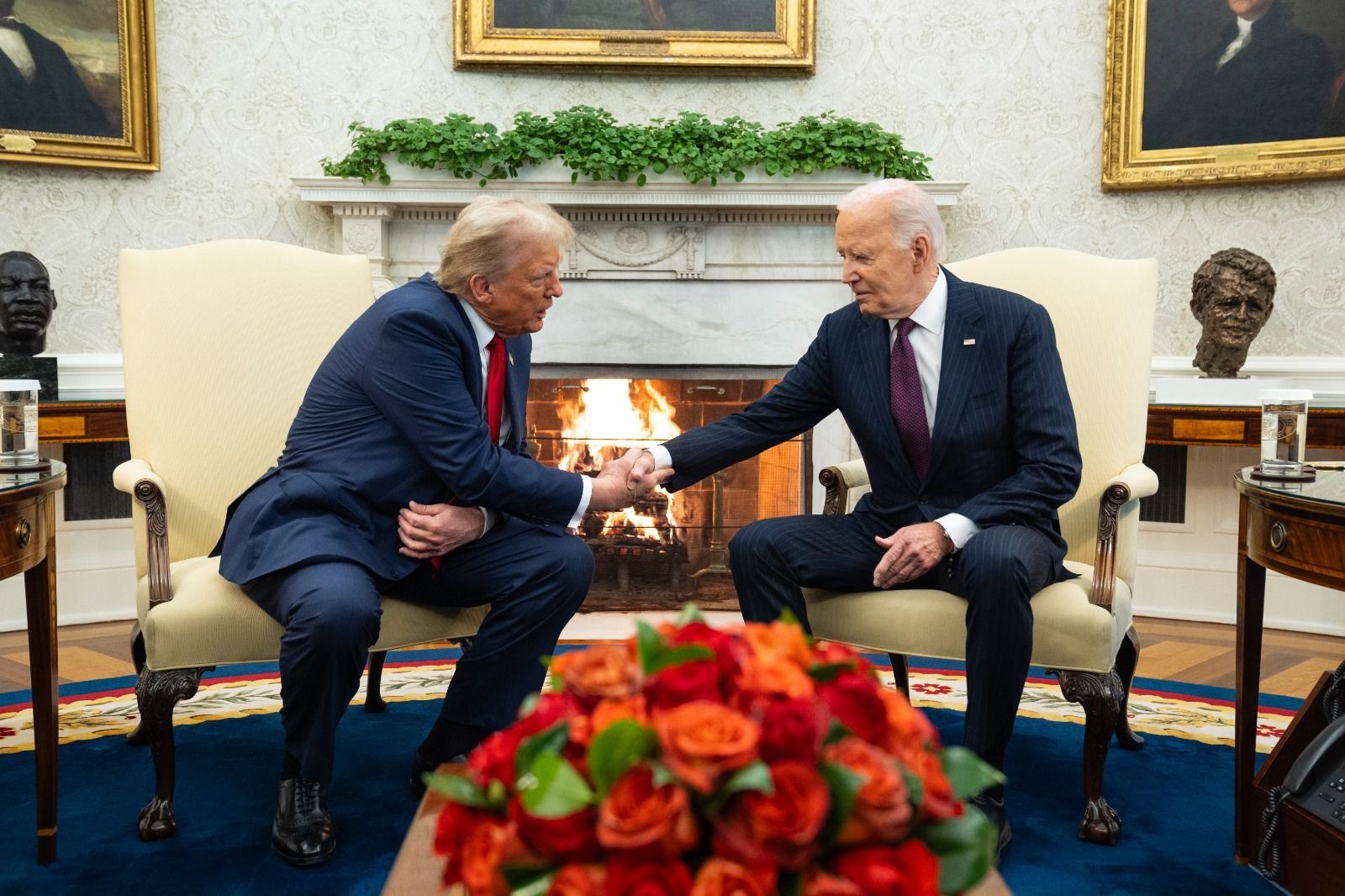 Imagem da noticia Trump e Biden se comprometem com "transição suave" de poder