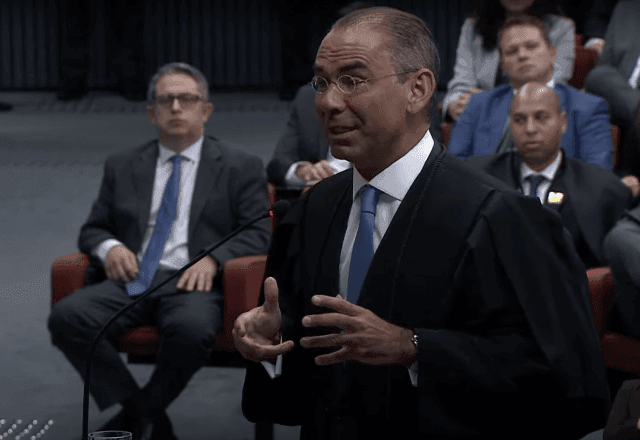 Imagem da noticia "A denúncia não irá manchar sua reputação", diz advogado de Braga Netto em julgamento do STF