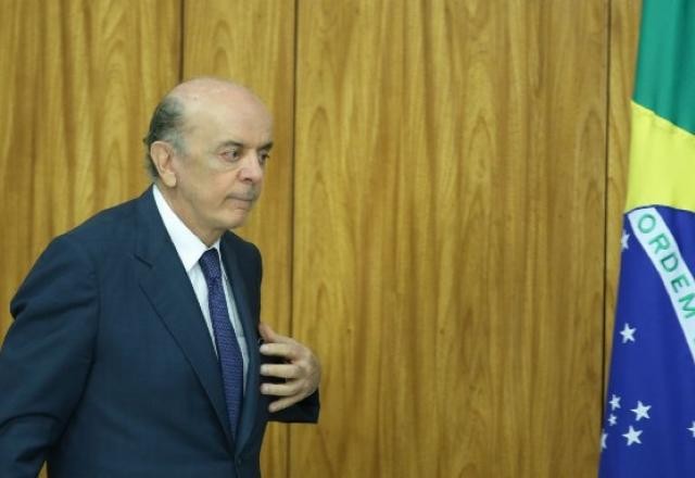 Imagem da noticia José Serra é diagnosticado com Parkinson e pede licença do Senado
