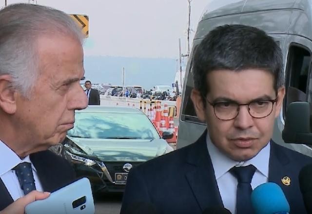 Imagem da noticia José Múcio reúne comando militar e Randolfe para falar sobre ida de militares à CPMI