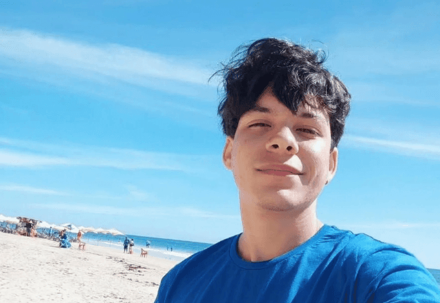 Imagem da noticia Jovem morre baleado após carro furar blitz no Recife e família questiona ação da PM