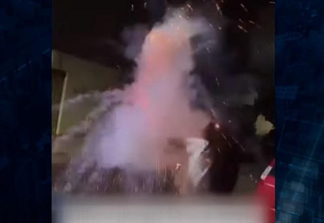 Imagem da noticia Rapaz precisa amputar dedo e jovem fica ferida após explosão de fogos