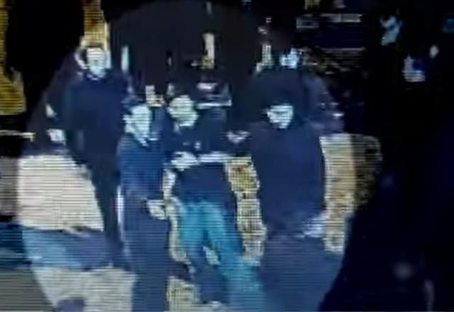Imagem da noticia Novas imagens revelam que jovem brigou com seguranças antes de morrer