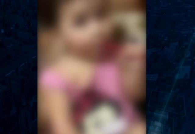 Imagem da noticia Jovem é presa após gravar bebê de 1 ano fumando narguilé