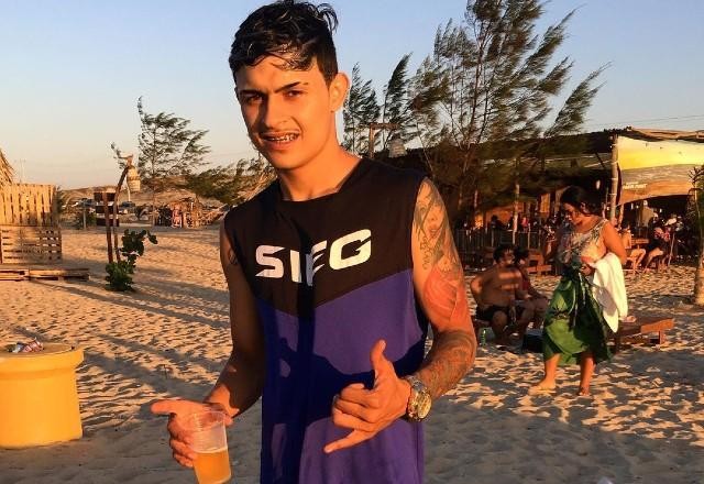 Imagem da noticia Jovem é assassinado por PM dentro de delegacia no Ceará