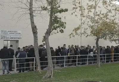 Julgamento na Grécia reúne torcedores e dirigentes por violência em estádios Julgamento na Grécia reúne torcedores e dirigentes por violência em estádios