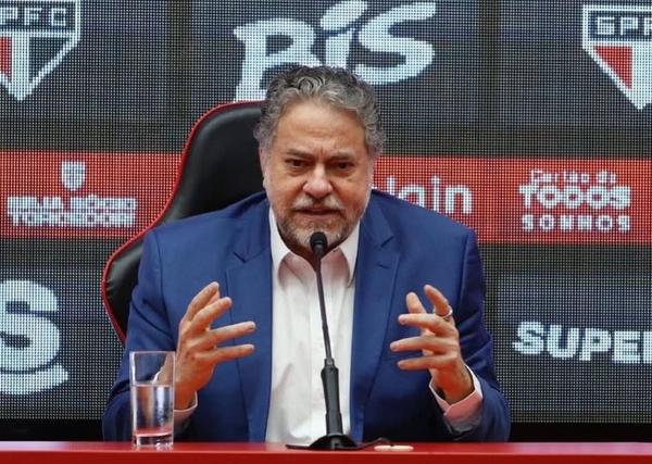 Imagem da notícia: Presidente afastado do São Paulo vai renunciar