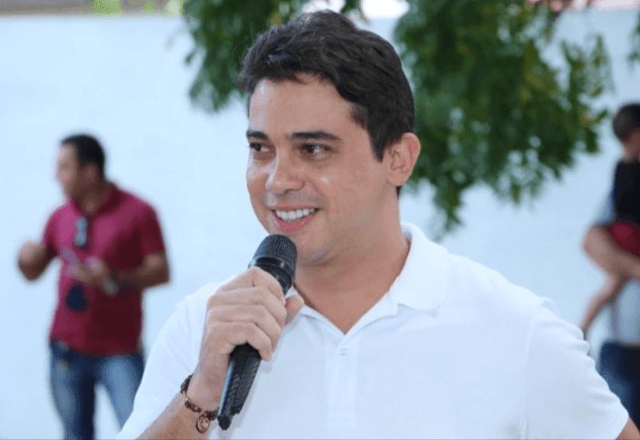 Imagem da noticia Bolsonaro manda PL expulsar deputado que fez campanha para petista em Fortaleza (CE)