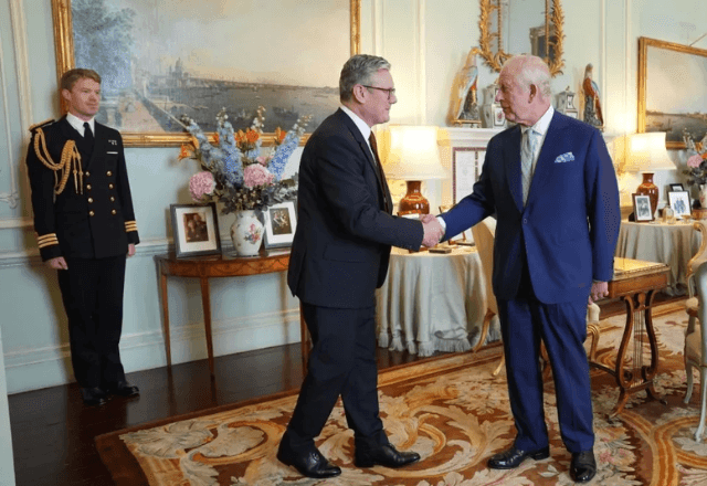 Imagem da noticia Keir Starmer é nomeado primeiro-ministro do Reino Unido em cerimônia com Rei Charles III
