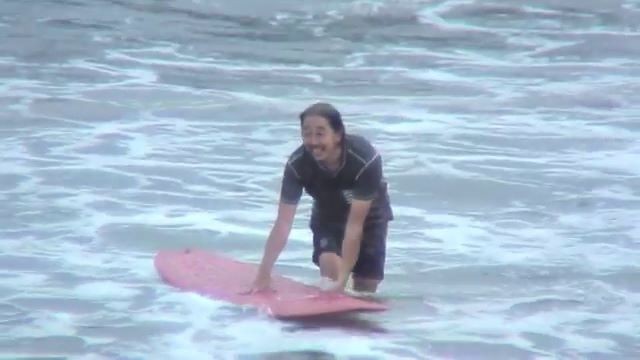 Imagem da noticia Tubarão arranca perna de surfista de 61 anos em praia no Havaí