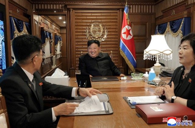 Imagem da noticia Kim Jong-un cruza fronteira com a China de trem para participar de comemoração