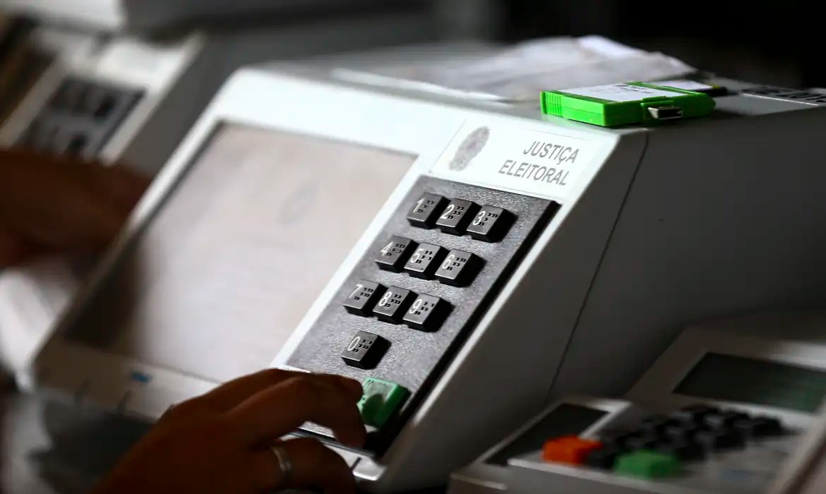 Imagem da noticia Com meta em R$ 5 bilhões, Congresso manobra para fechar valor recorde para as eleições de 2024