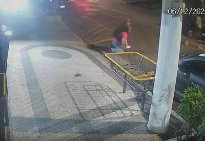 Assaltante que aplicava mata-leão para roubar celulares é preso em SP Assaltante que aplicava mata-leão para roubar celulares é preso em SP