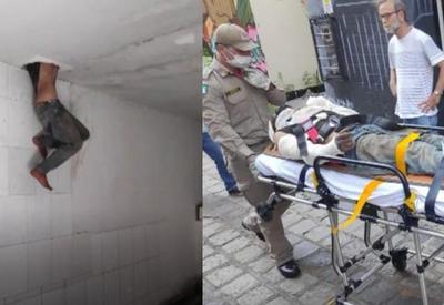 Ladrão fica 10 horas preso no telhado em tentativa de roubo frustrada Ladrão fica 10 horas preso no telhado em tentativa de roubo frustrada