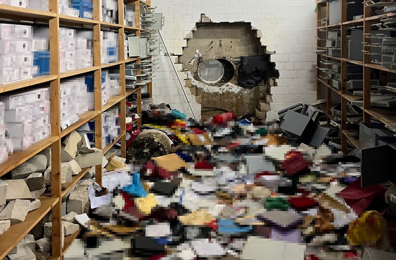 Imagem da noticia Ladrões fazem buraco em banco na Alemanha e roubam 10 milhões de euros