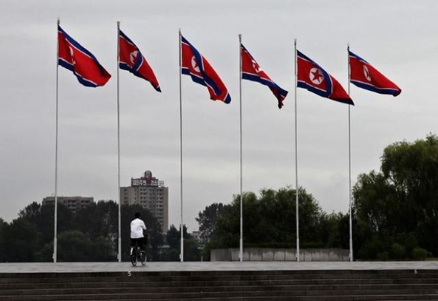 Imagem da noticia Coreia do Norte confirma teste de míssil lançado por submarino
