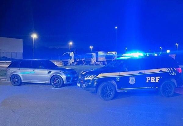 Imagem da notícia: PRF apreende carro de luxo de R$ 700 mil que pertencia a "Sicário" de Vorcaro