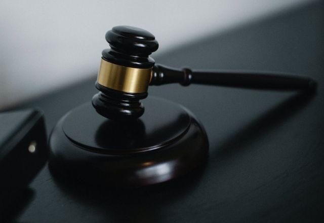 Imagem da noticia Justiça nega pedido para trocar placa de carro com letras G-A-Y