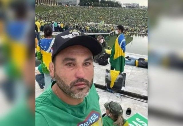 Imagem da noticia Moraes vota para tornar Léo Índio réu por participação no 8 de janeiro