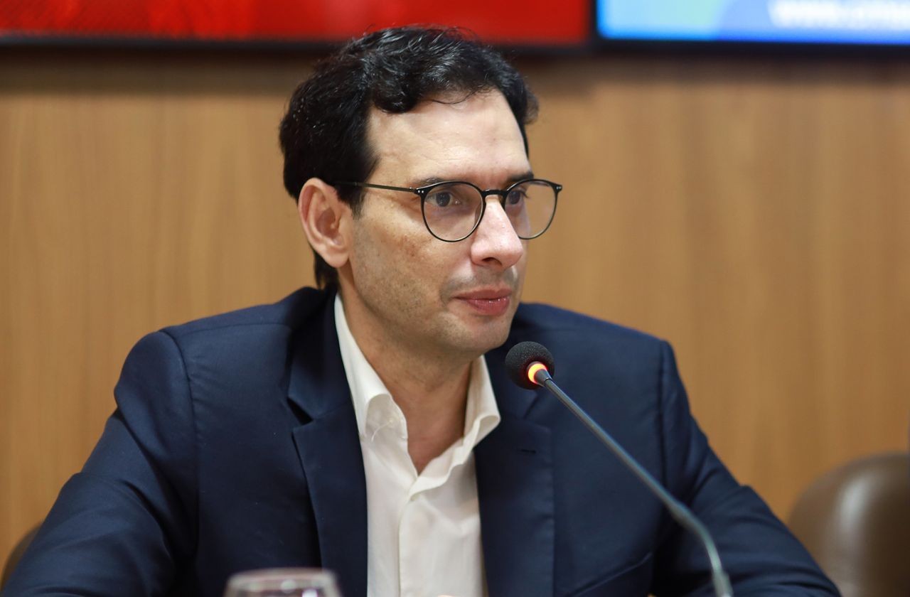 Imagem da noticia Fim da escala 6x1: relator da PEC adia apresentação do parecer final para segunda-feira (25)