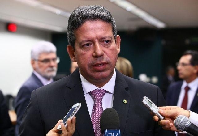 Imagem da noticia Lira cobra solução rápida para minimizar reajuste na conta de luz