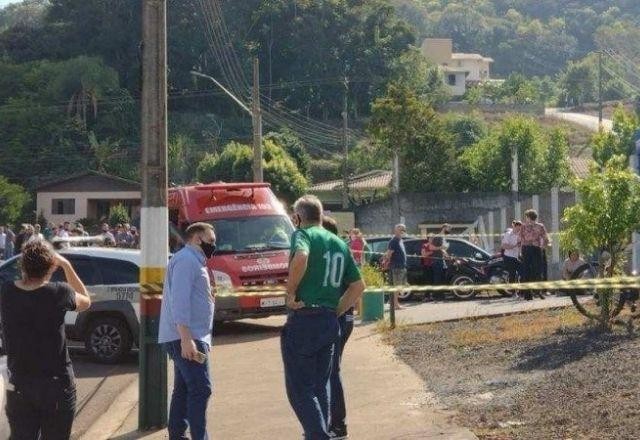 Imagem da noticia Adolescente invade escola com facão e mata crianças em Santa Catarina