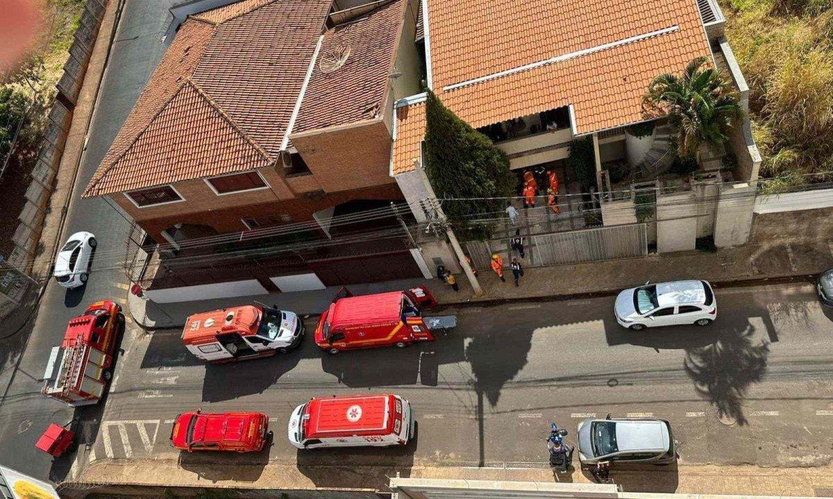 Imagem da noticia Idosas morrem esmagadas por elevador instalado na casa de amiga em Minas Gerais