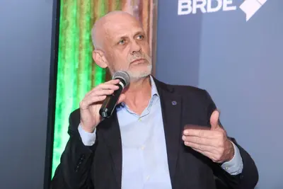 Secretário de Inspeção do Trabalho é demitido após incluir BYD em “lista suja” de trabalho escravo Secretário de Inspeção do Trabalho é demitido após incluir BYD em “lista suja” de trabalho escravo