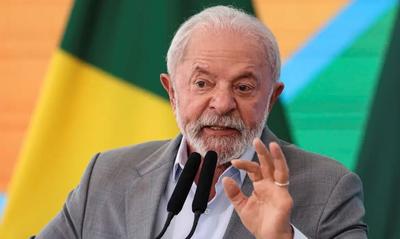 Lula diz que foi 'um erro' falar de reeleição durante viagem à Indonésia: 'Tenho que falar no Brasil' Lula diz que foi 'um erro' falar de reeleição durante viagem à Indonésia: 'Tenho que falar no Brasil'