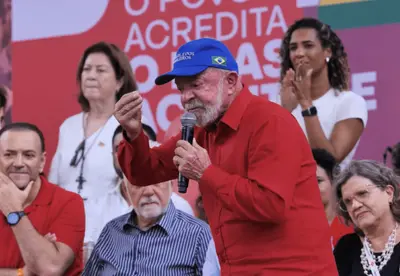 Não tem mais "Lulinha paz e amor", diz petista ao sugerir que pessoas mandem "praquele lugar" quem compartilhar notícia contra o governo Não tem mais "Lulinha paz e amor", diz petista ao sugerir que pessoas mandem "praquele lugar" quem compartilhar notícia contra o governo