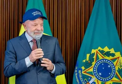Lula faz última reunião ministerial do ano; 20 dos 38 ministros devem deixar o governo até abril Lula faz última reunião ministerial do ano; 20 dos 38 ministros devem deixar o governo até abril