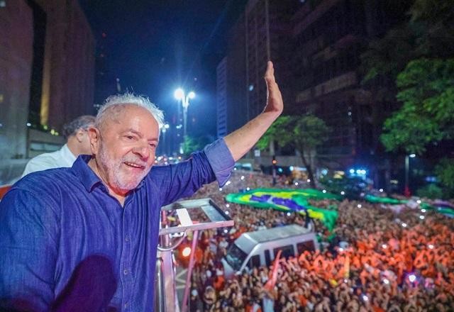 Imagem da noticia Lula conversa por telefone com presidente do Peru e vice-presidente argentina