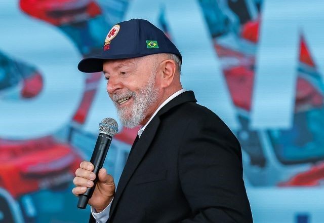 Imagem da noticia Redemocratização, 40 anos: Lula diz que é preciso defender democracia de quem planeja "a volta do autoritarismo"