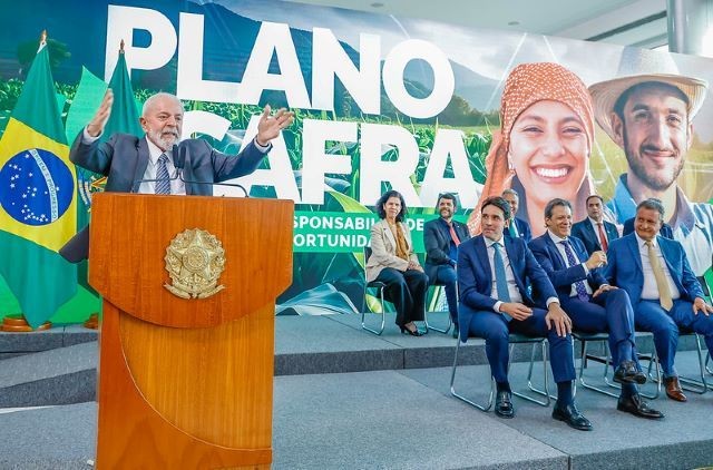 Imagem da noticia “Estejam certos que a comida vai ficar barata”, diz Lula após anunciar Plano Safra