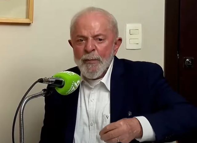 Imagem da noticia Lula comenta taxa de juros em 10,5% ao ano: "Uma pena. Quem está perdendo é o povo brasileiro"