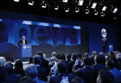 Lula diz a Tarcísio que previsões negativas sobre a economia brasileira "não se confirmaram" Lula diz a Tarcísio que previsões negativas sobre a economia brasileira "não se confirmaram"