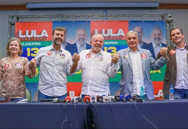 Imagem da noticia Lula se reúne com Freixo no RJ, faz caminhada em Salvador e visita Fortaleza