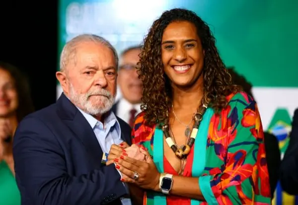 Imagem da notícia: Governo veta e Anielle não vai mais desfilar em escola de samba que homenageia Lula