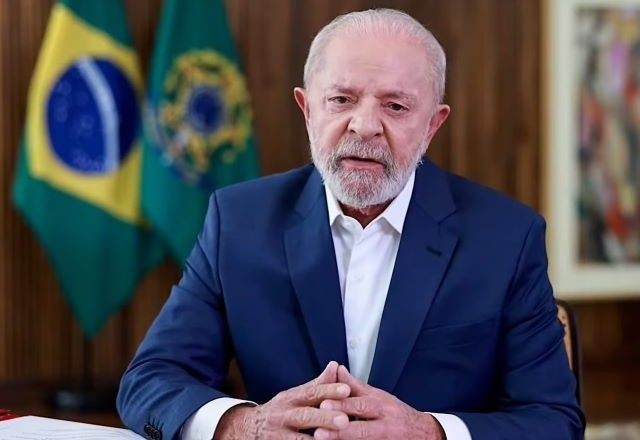 Imagem da noticia Lula faz novos exames e está apto para retomar rotina de trabalho em Brasília