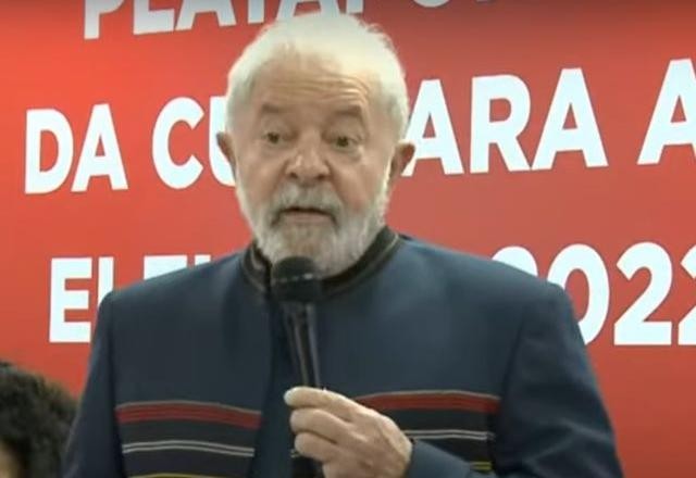 Imagem da noticia Lula diz que, se eleito, vai tirar militares comissionados do governo