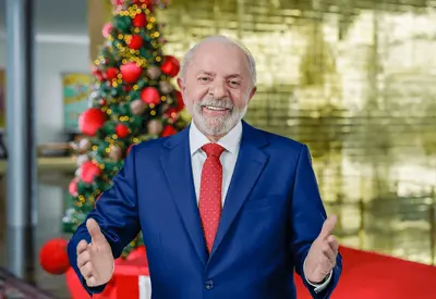 Lula não deveria concorrer à reeleição em 2026, opina The Economist Lula não deveria concorrer à reeleição em 2026, opina The Economist