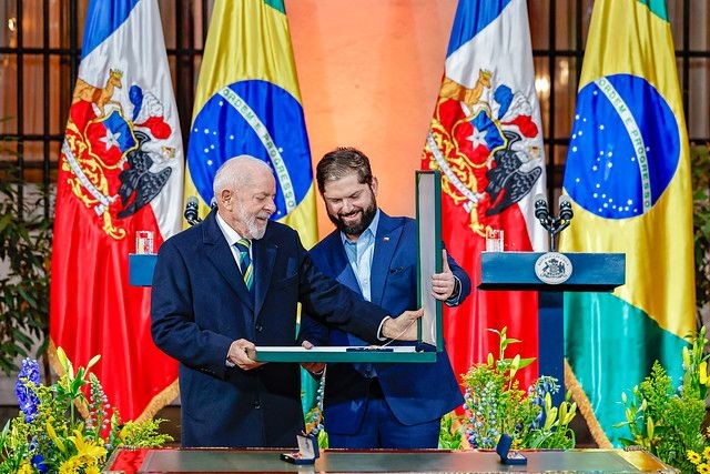 Imagem da noticia Lula critica "devaneios" de bilionários: "preferem colonizar Marte a cuidar da Terra"