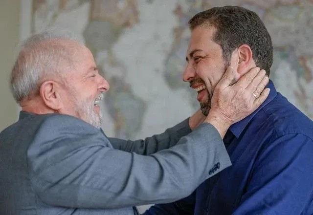 Imagem da noticia Lula anuncia Boulos como ministro da Secretaria-Geral da República